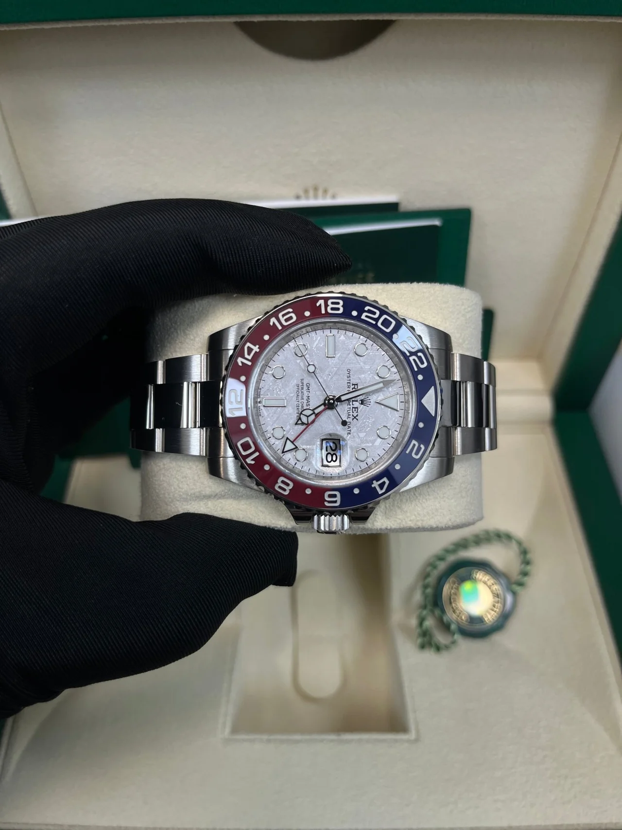 VS Factory GMT-Master II–Style 40mm Meteorite Dial, Red/Blue Ceramic-Style Bezel, Stainless Steel, Automatic GMT Movement - Image 3