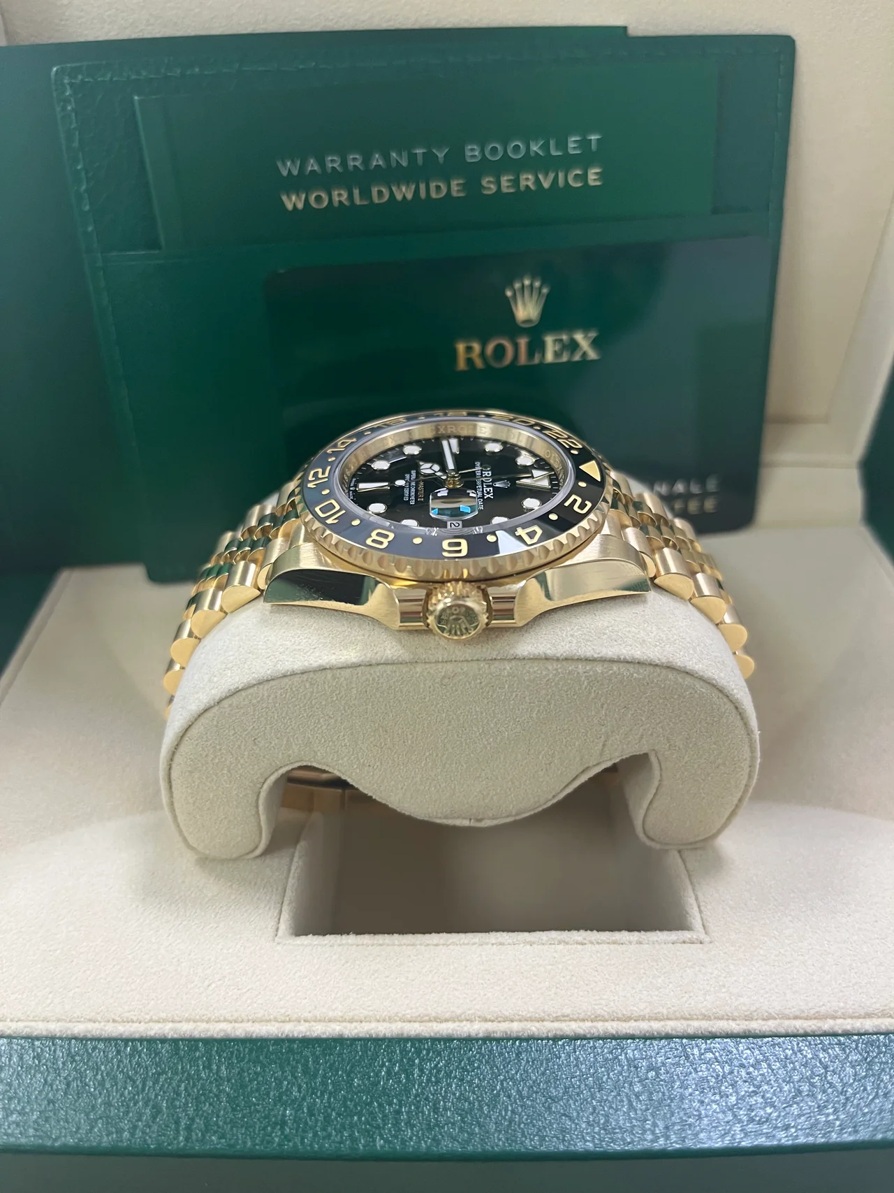 VS Factory GMT-Master II–Style 126718GRNR Jubilee, Black/Grey Ceramic-Style Bezel, Yellow-Gold-Style/904L Steel, 3285-Style GMT Movement - Image 5