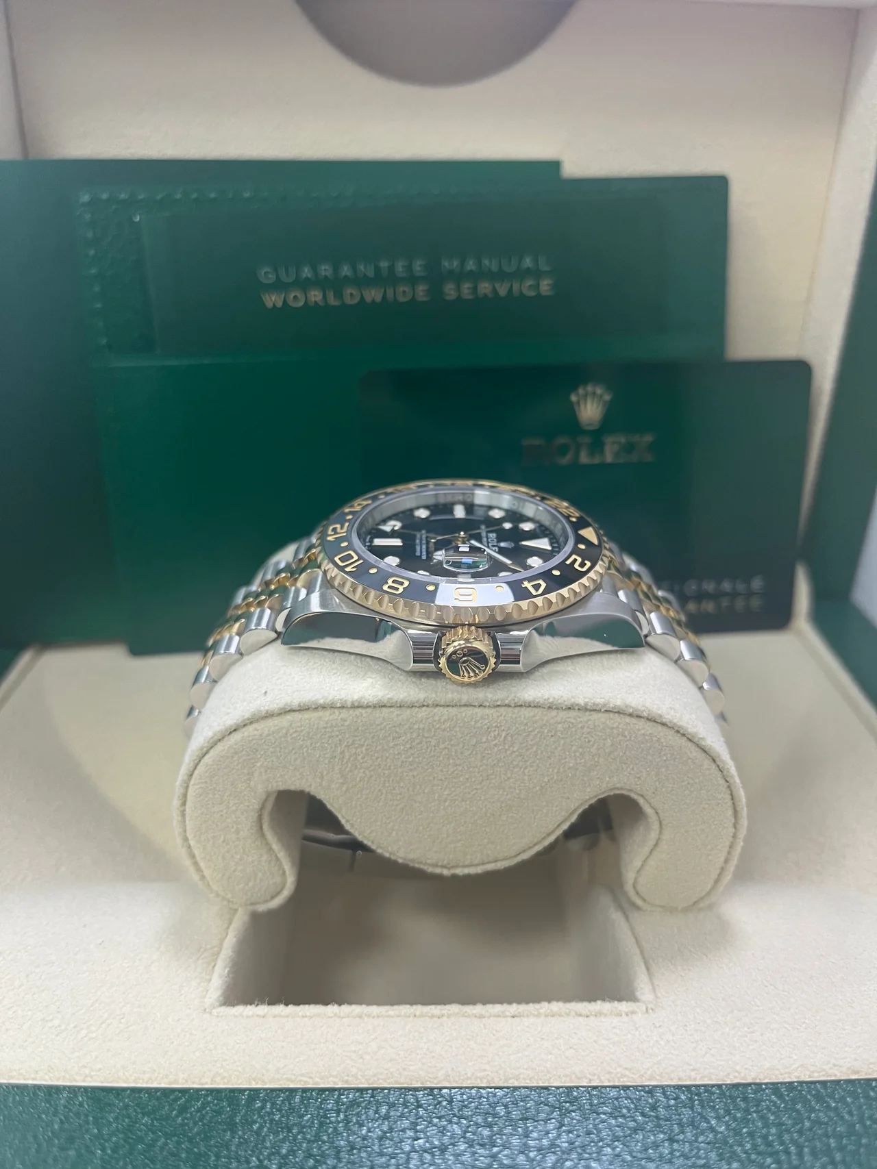 VS Factory GMT-Master II–Style 126713GRNR Jubilee, Black Dial, Black/Grey Ceramic-Style Bezel, Two-Tone Gold/904L Steel, 3285-Style GMT Movement - Image 4