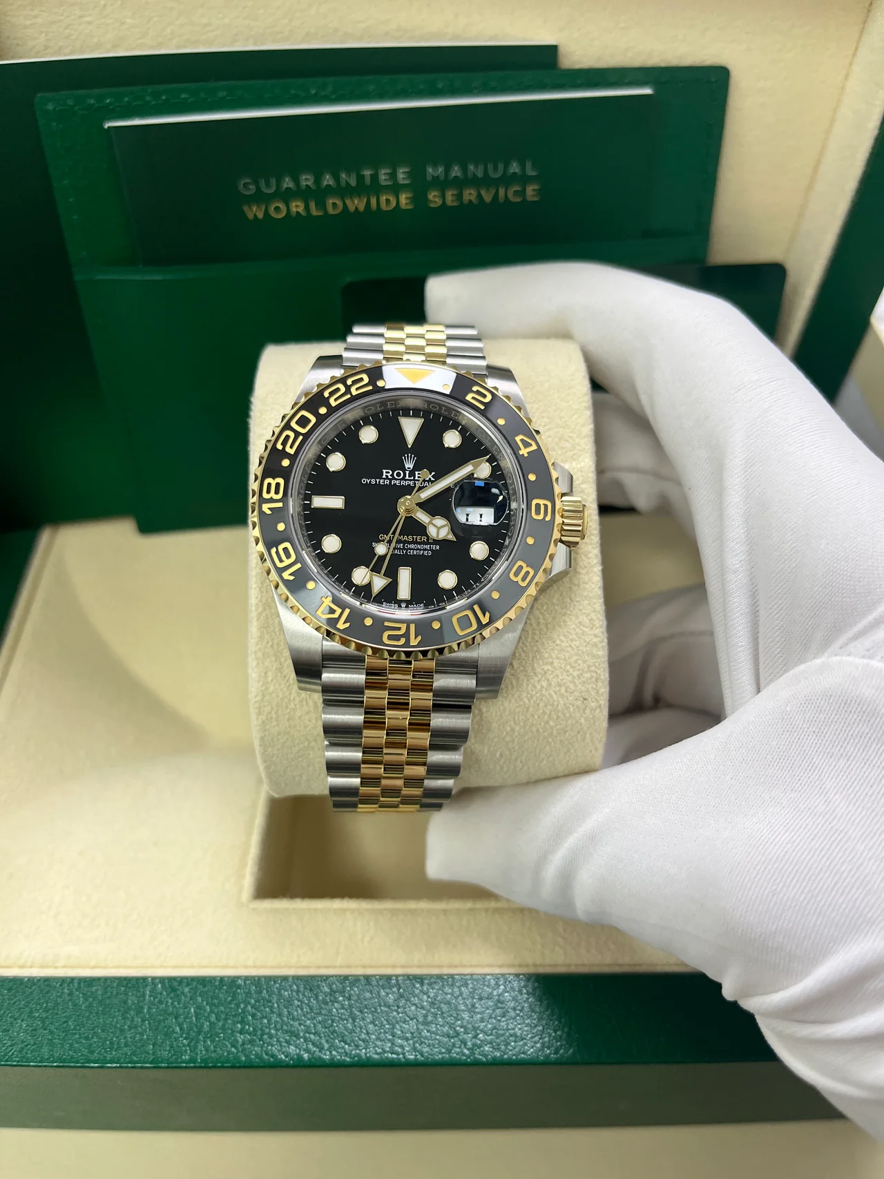 VS Factory GMT-Master II–Style 126713GRNR Jubilee, Black Dial, Black/Grey Ceramic-Style Bezel, Two-Tone Gold/904L Steel, 3285-Style GMT Movement - Image 3