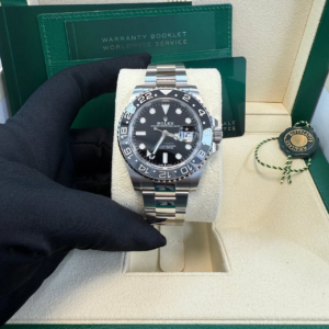VS Factory GMT-Master II 126710GRNR-style watch with grey black bezel and green GMT hand