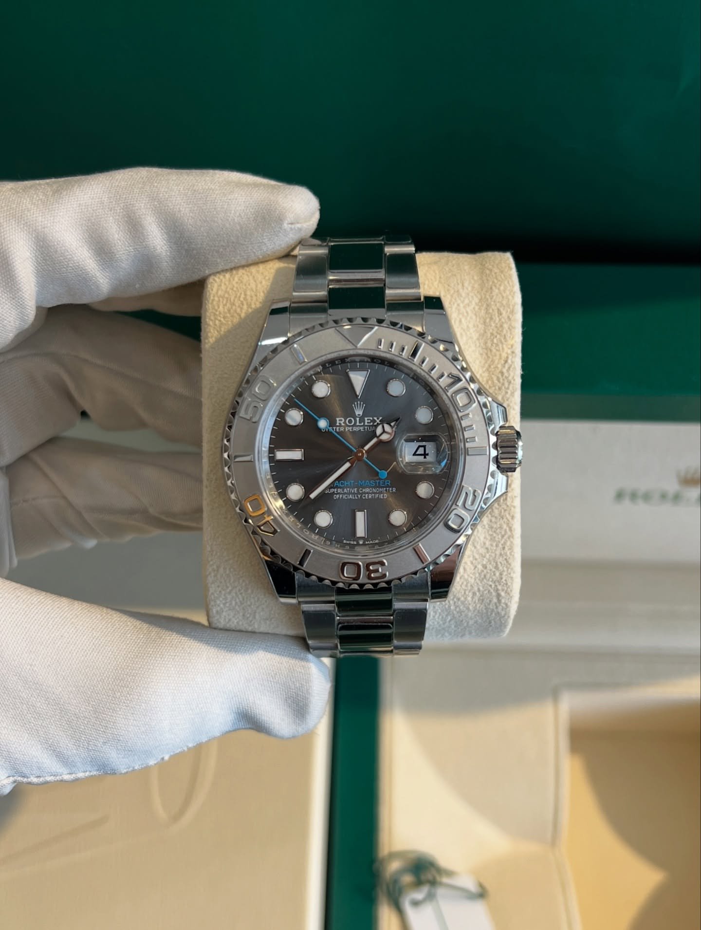 VS Factory Yacht-Master 40-style watch with grey dial and platinum-style bezel