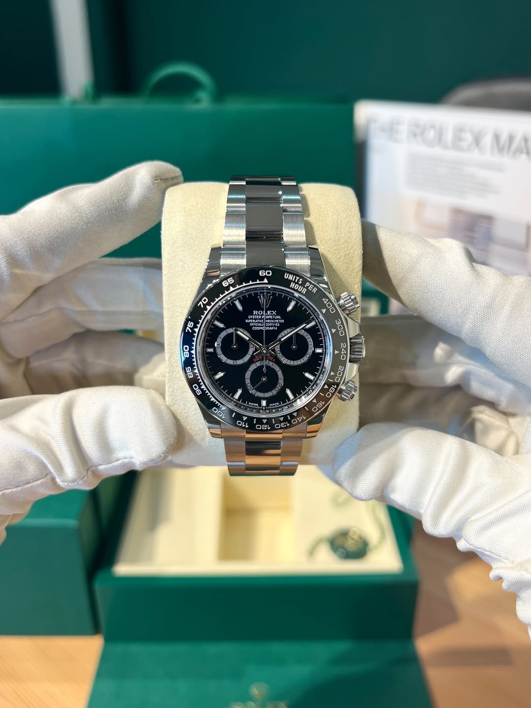 Rolex Daytona 126500LN 40mm black dial with black ceramic beze