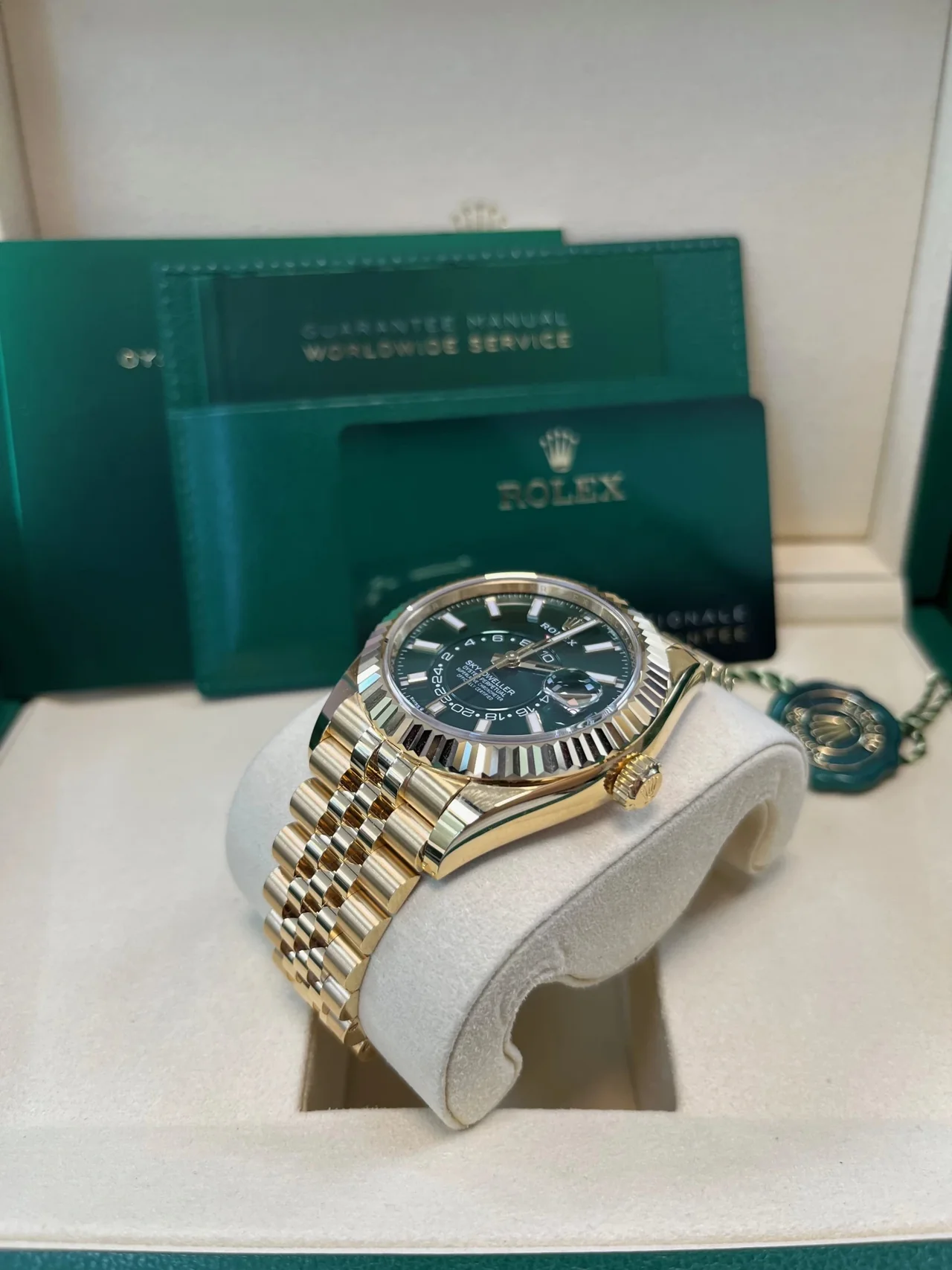 ZF Factory Rolex Sky-Dweller 42mm Bright Green Dial – Yellow Gold-Wrapped 904L Steel, Best Edition - Image 7