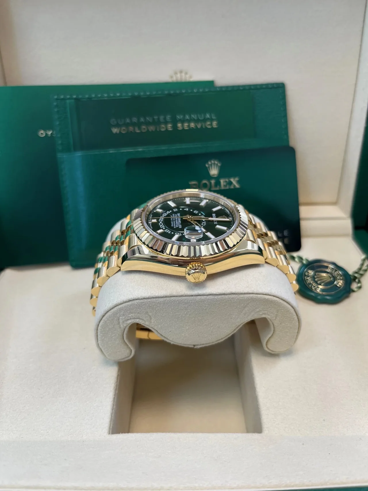 ZF Factory Rolex Sky-Dweller 42mm Bright Green Dial – Yellow Gold-Wrapped 904L Steel, Best Edition - Image 6