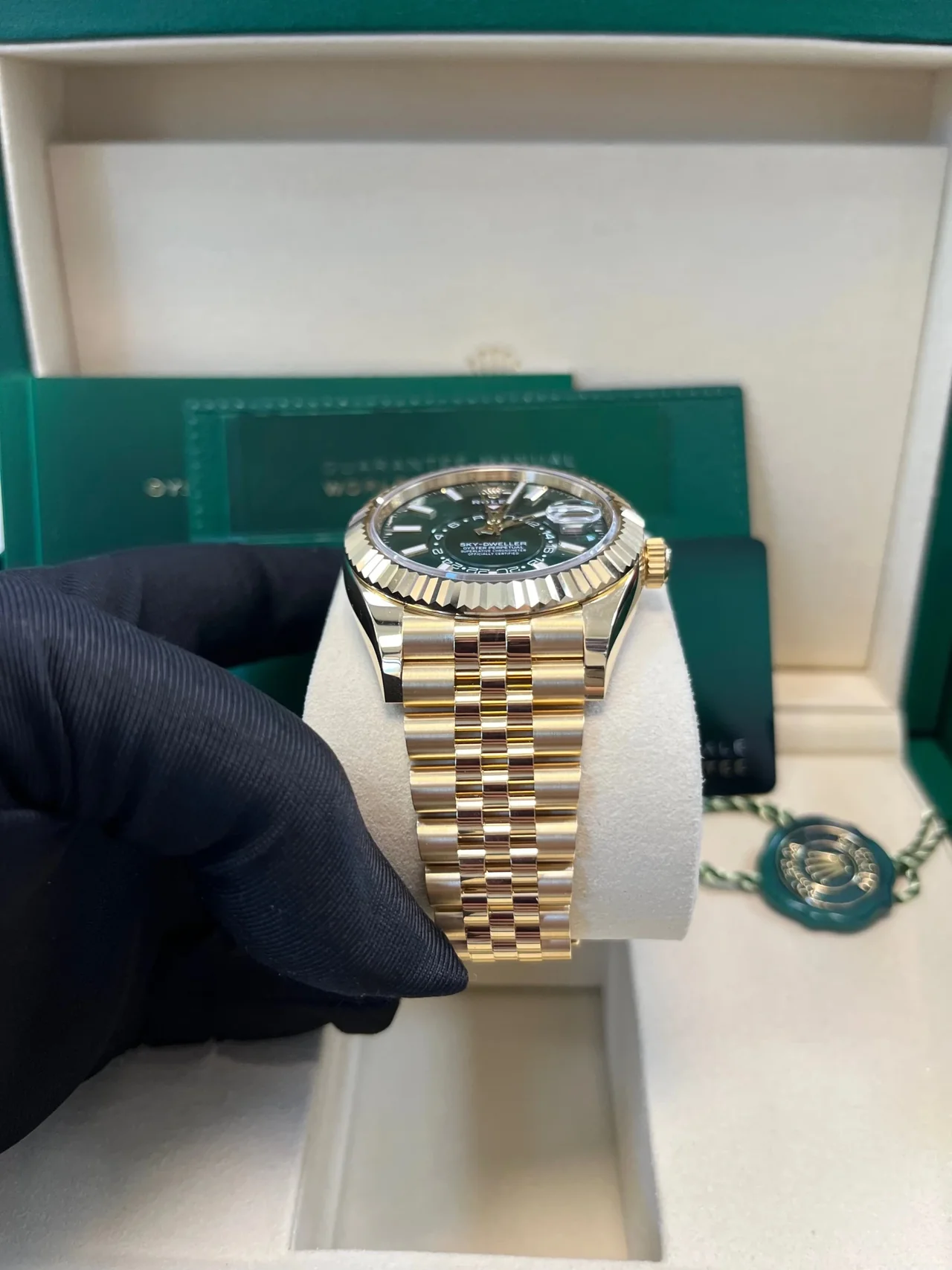 ZF Factory Rolex Sky-Dweller 42mm Bright Green Dial – Yellow Gold-Wrapped 904L Steel, Best Edition - Image 2
