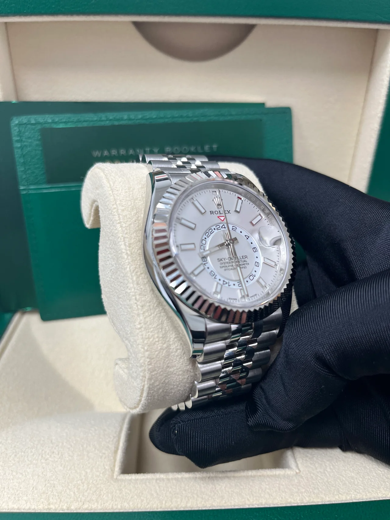 ZF Factory Rolex Sky dweller 42mm Intense White Dial Fluted Bezel Jubilee Bracelet – 904L Steel - Image 3