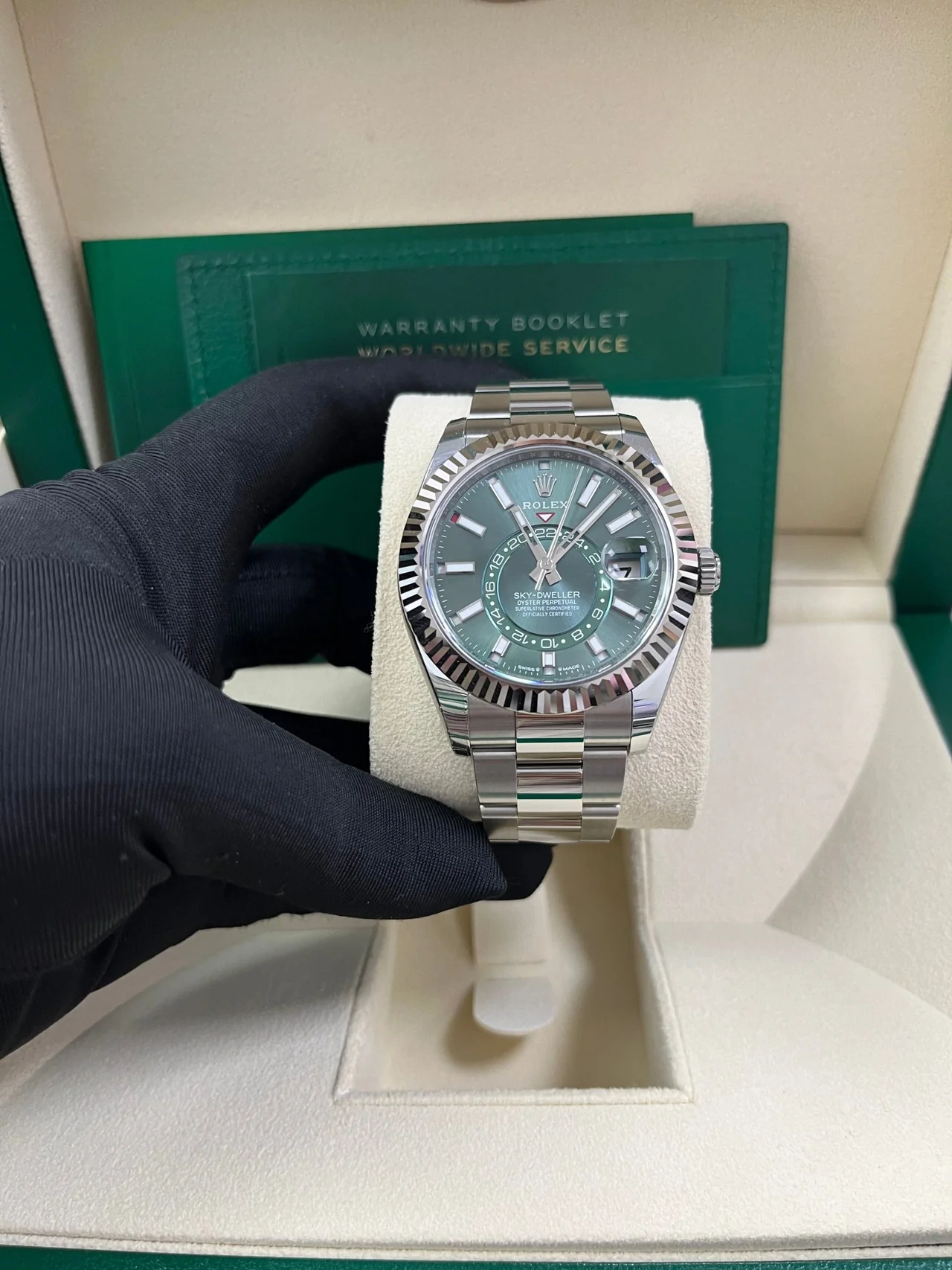 ZF Factory 42mm green dial 904L steel automatic watch with fluted bezel