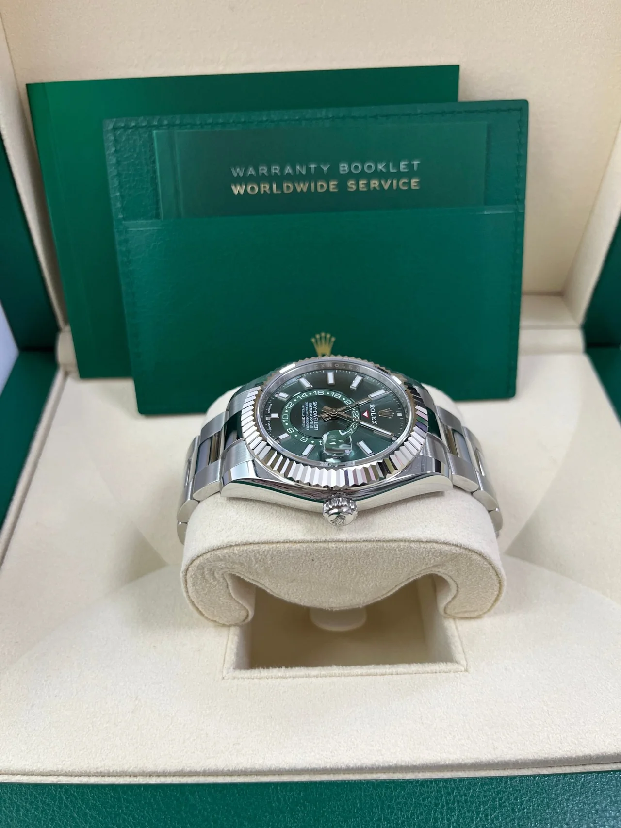 ZF Factory Sky-Dweller-Style 42mm Oyster Green Dial Automatic Watch – 904L Steel, Best Edition - Image 9