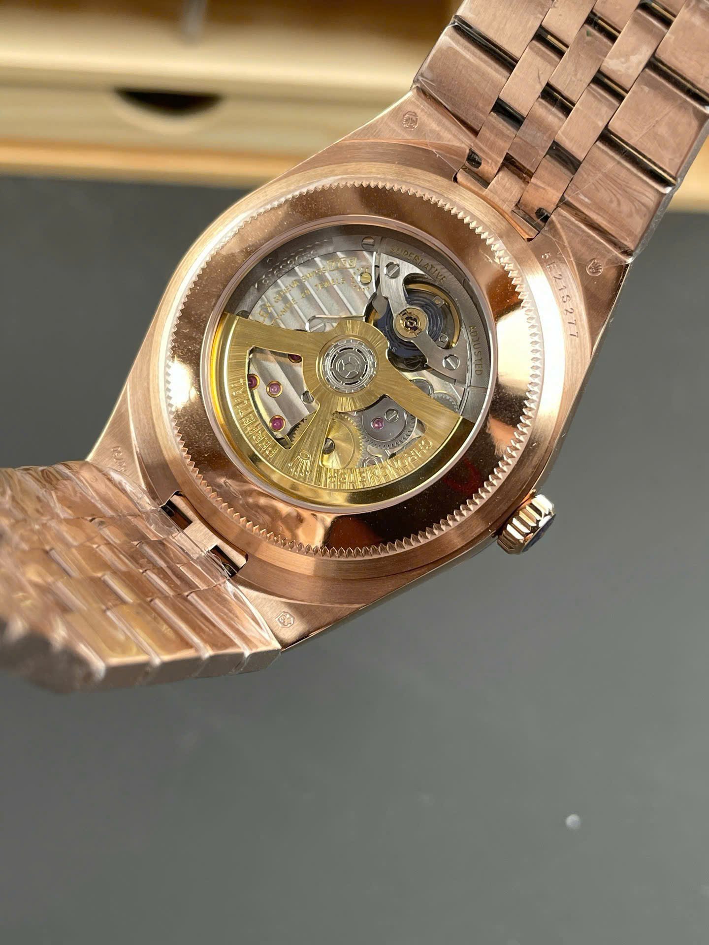 ES Factory Rolex Land-Dweller 40mm Rose Gold, Integrated Flat Jubilee Bracelet, Automatic Movement - Image 8