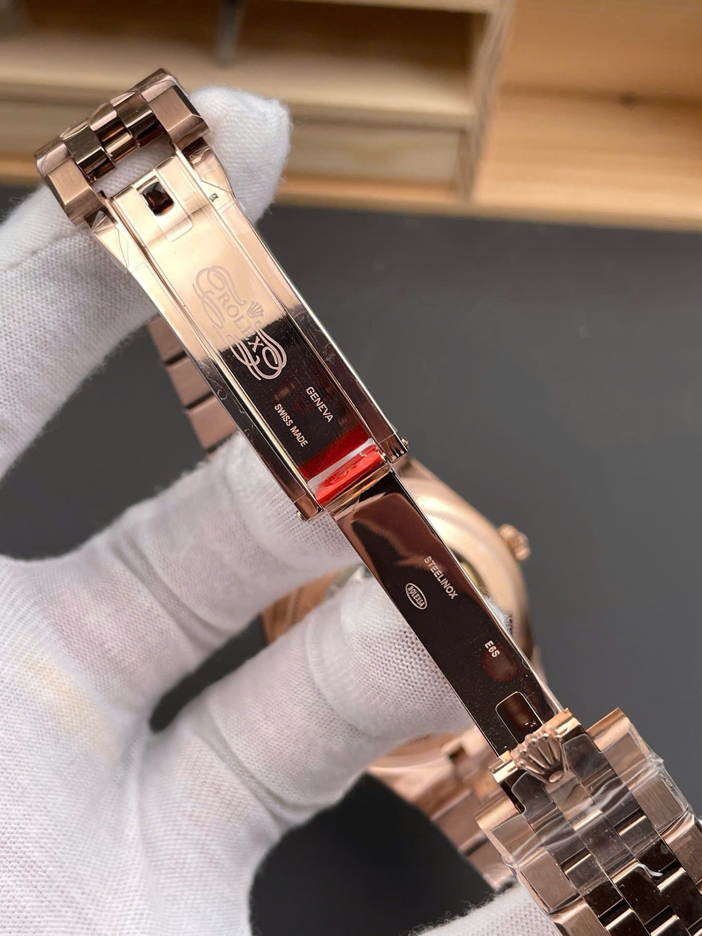 ES Factory Rolex Land-Dweller 40mm Rose Gold, Integrated Flat Jubilee Bracelet, Automatic Movement - Image 7